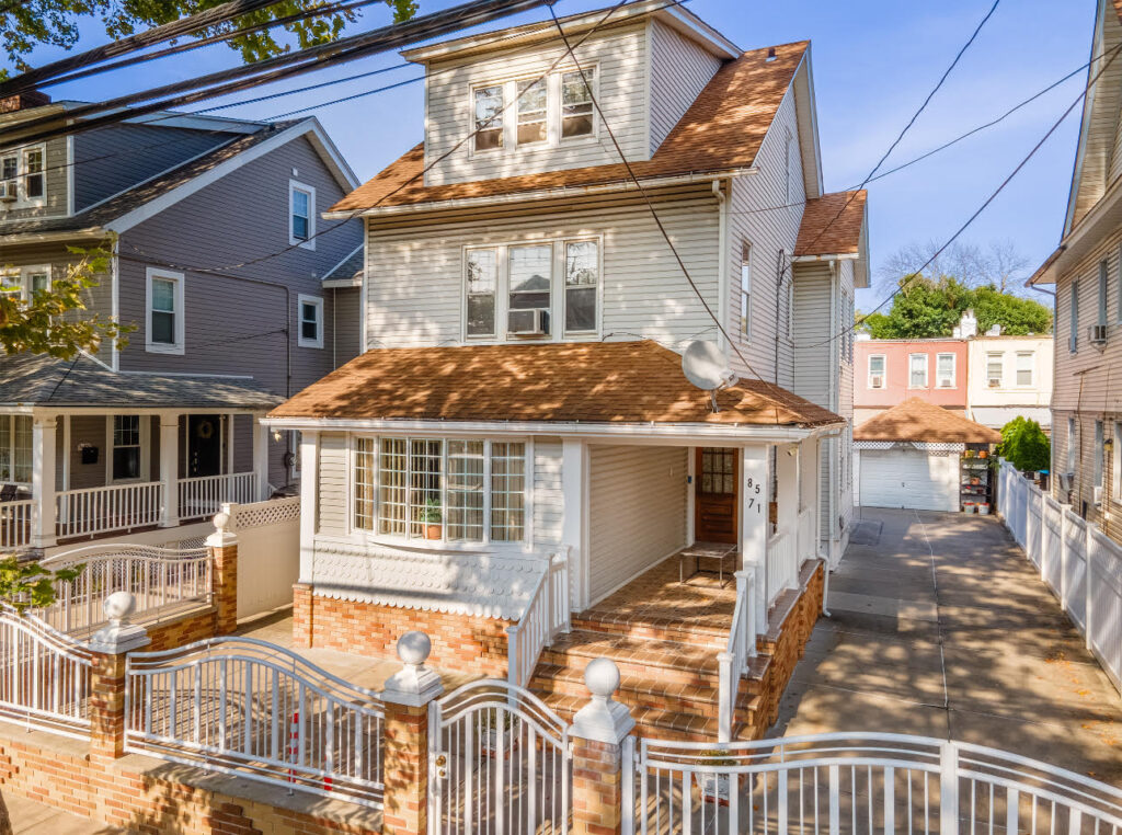 MLS#: 894057 Long Island Queens Home